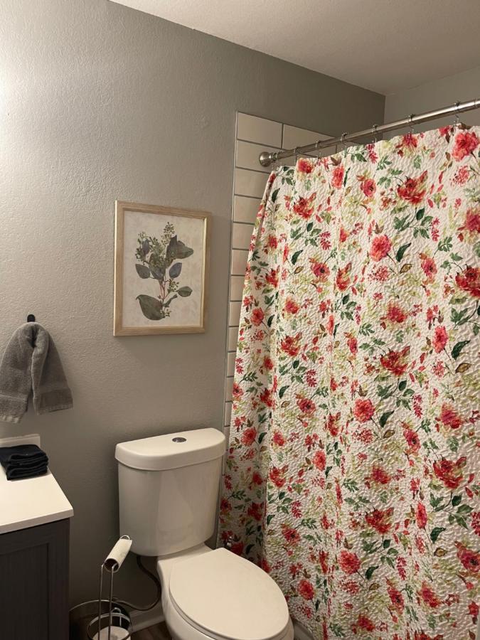 The Deannie Apt #6 - Simple And Homey 2Bd W/ Wifi Hamilton Zewnętrze zdjęcie
